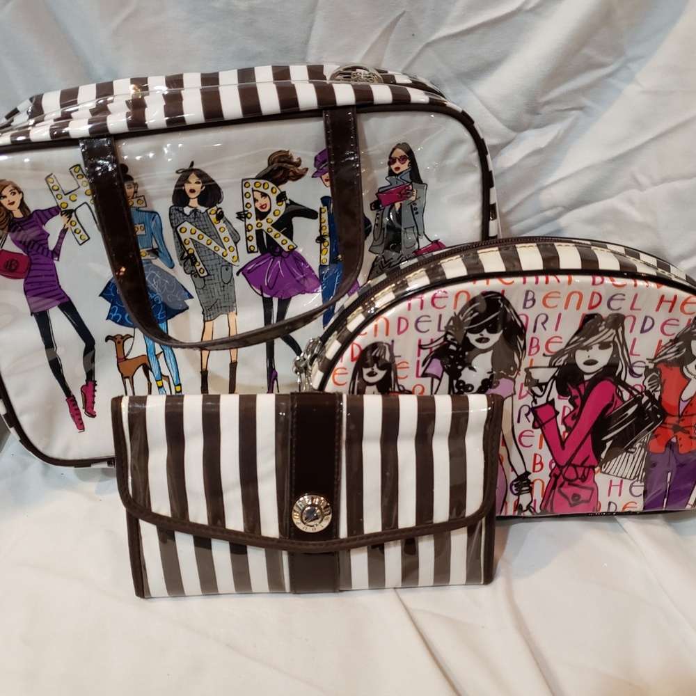 Henri Bendel Runway Girls plus Brush case